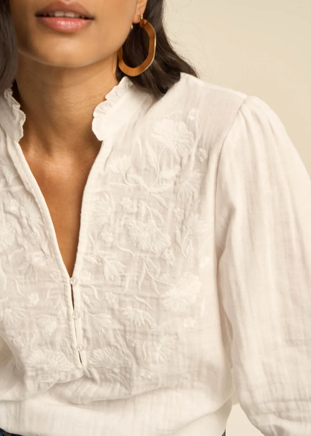 Blouse brodée
