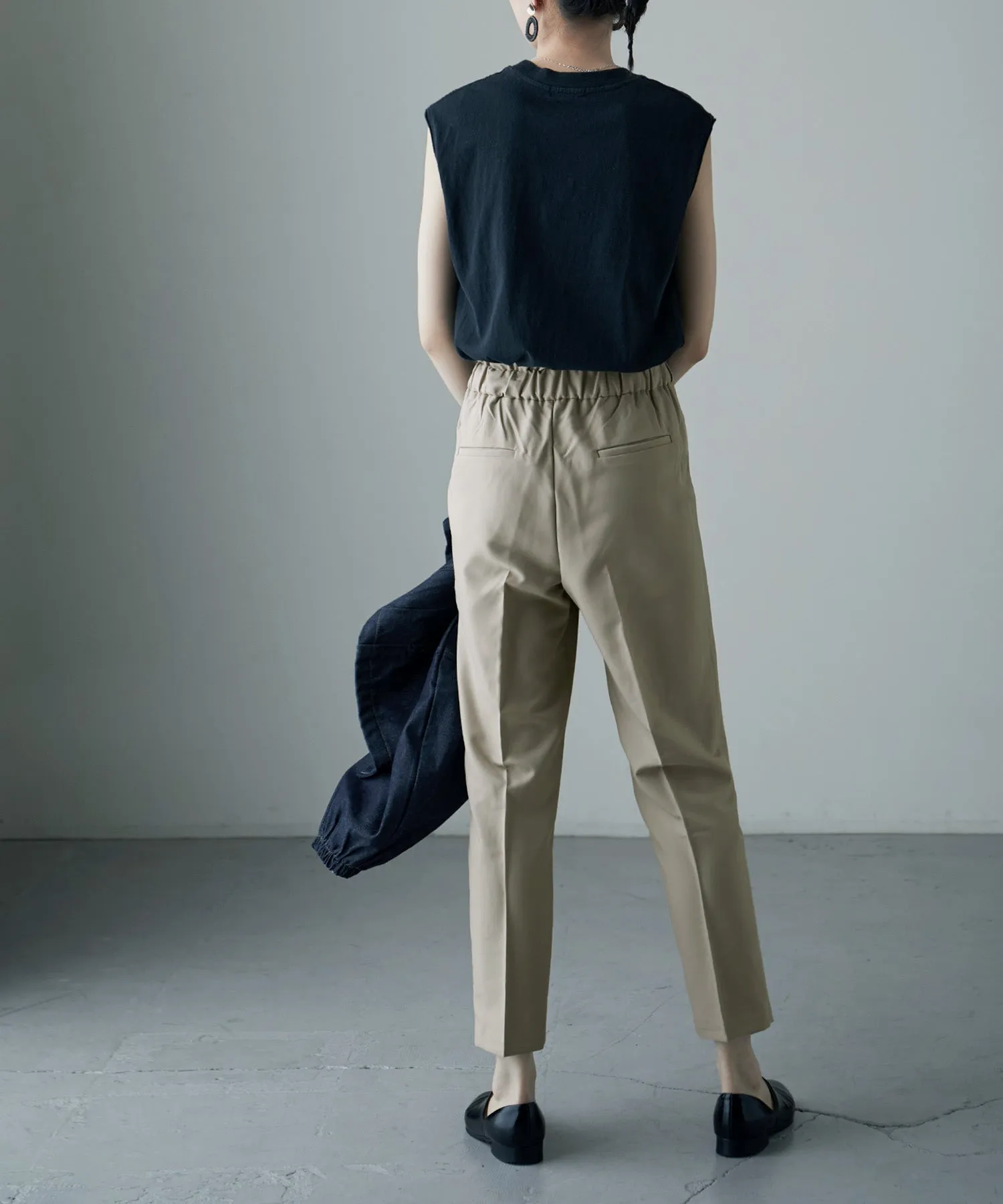 Center press tapered pants