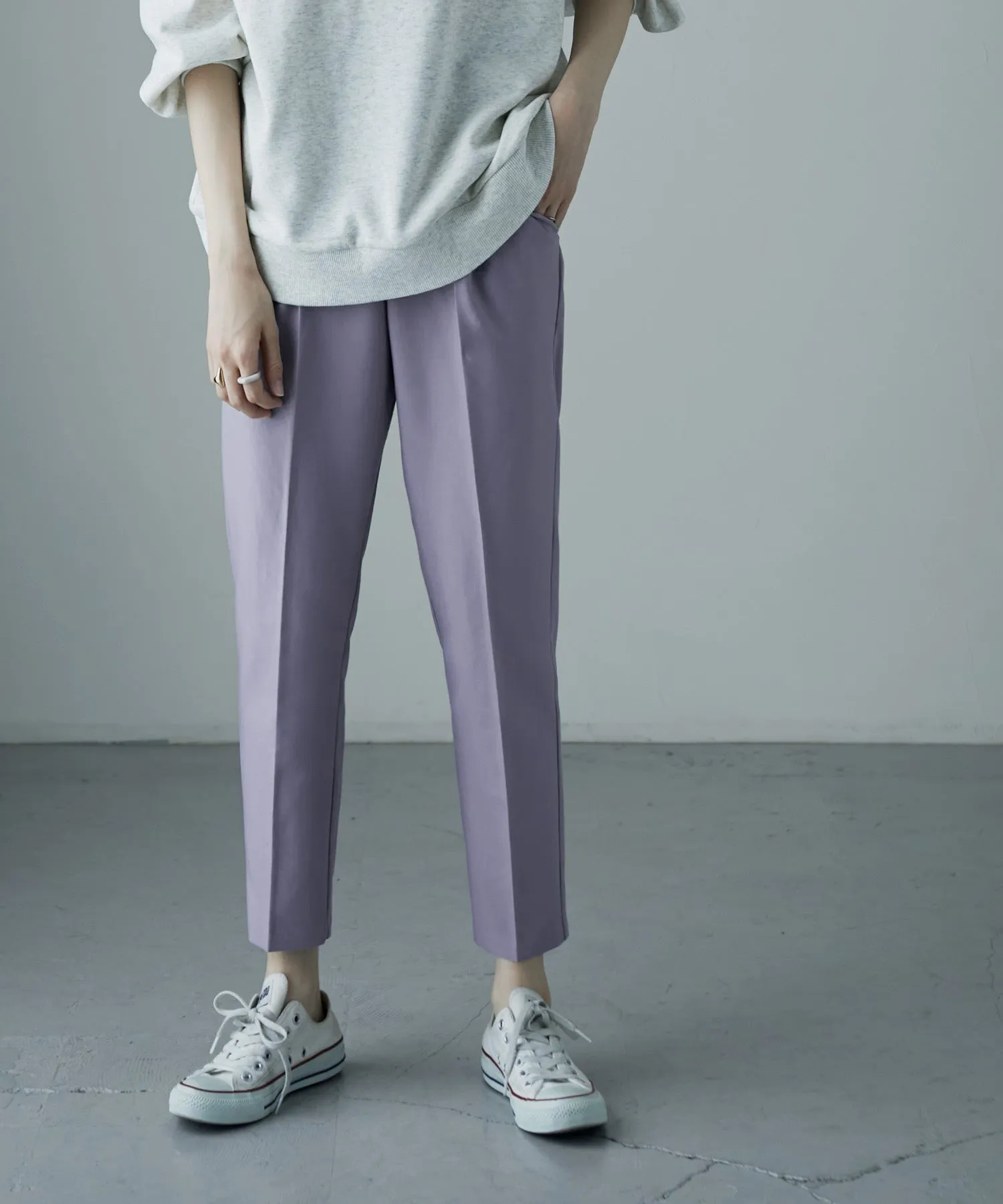 Center press tapered pants