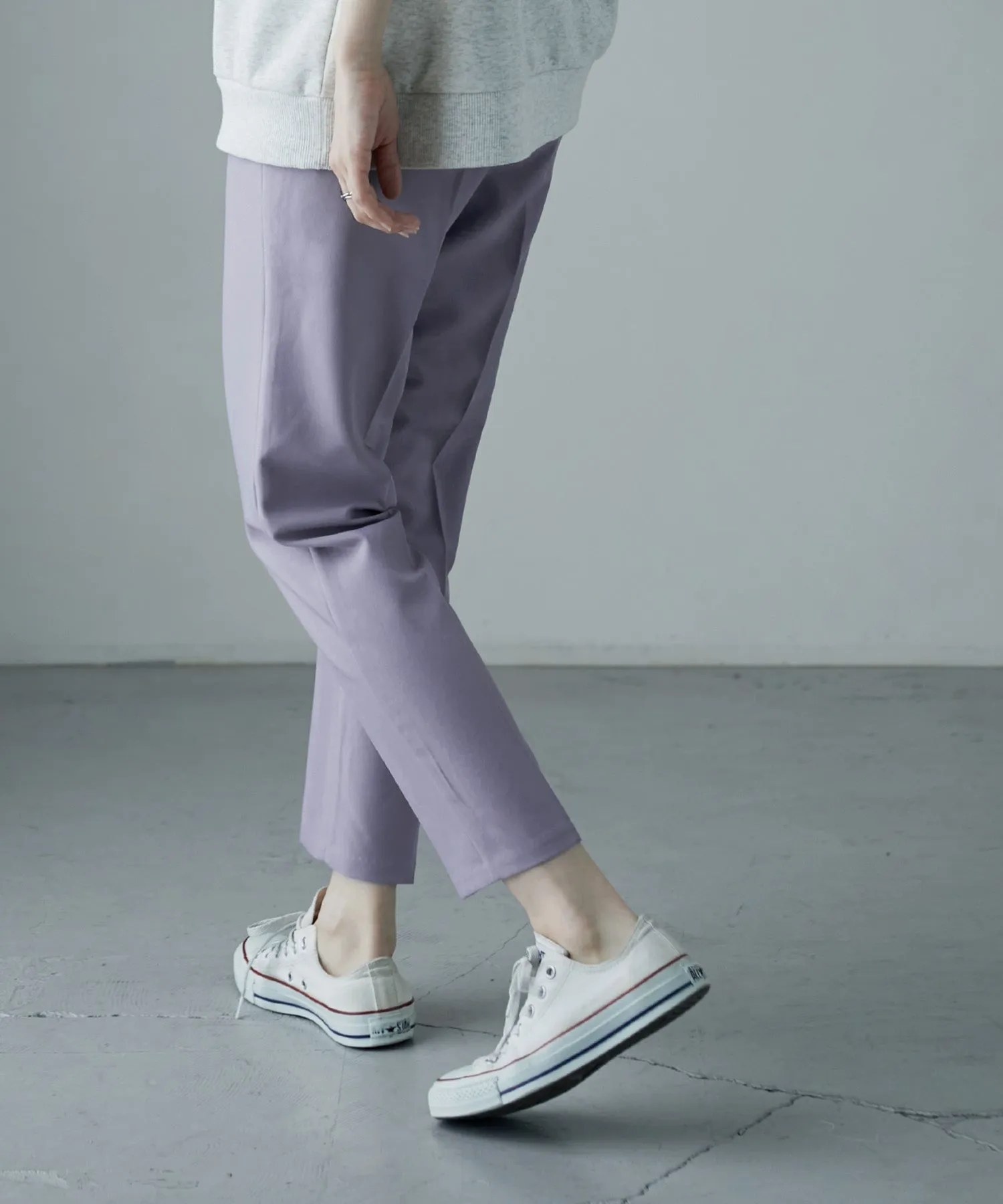 Center press tapered pants
