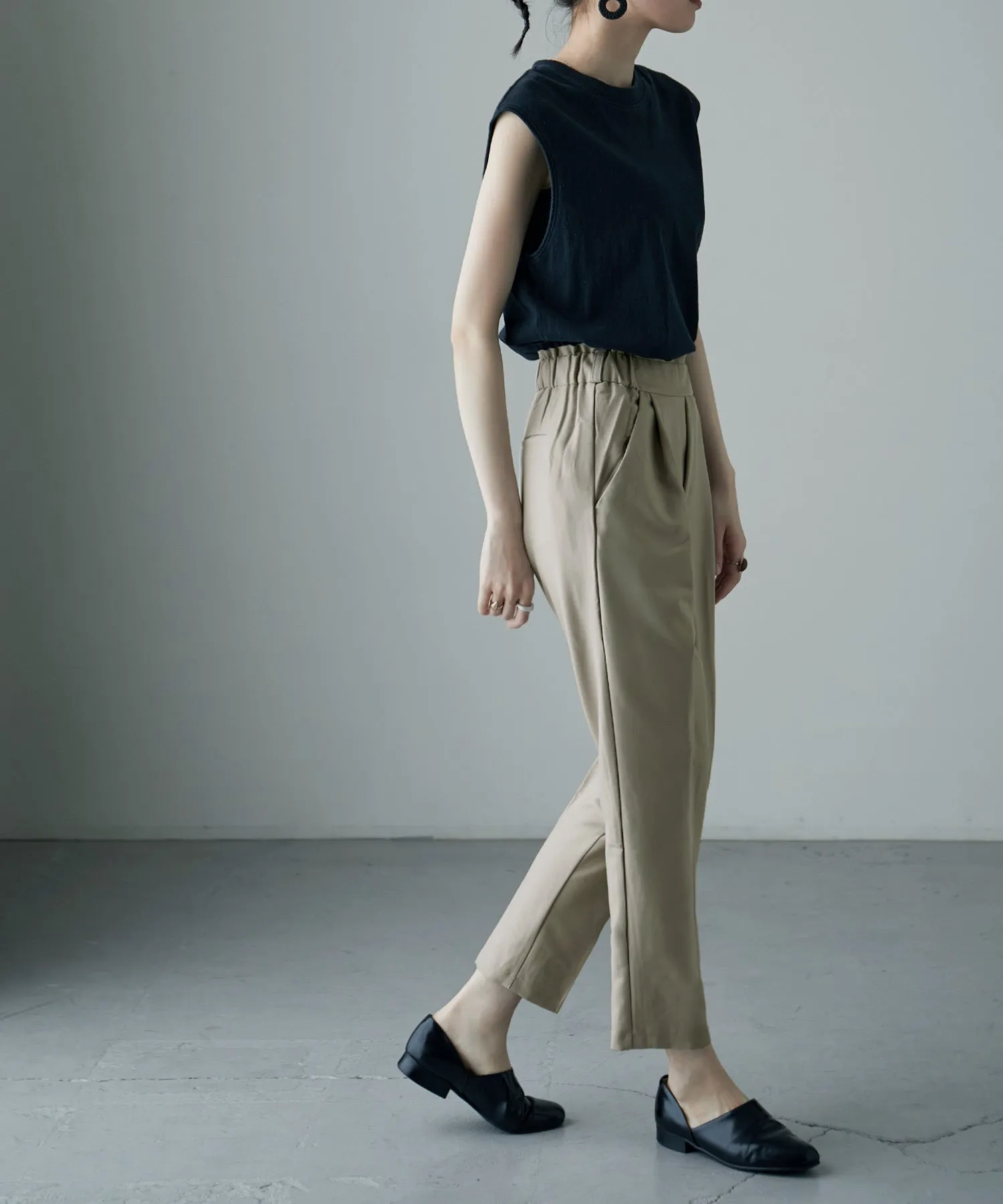 Center press tapered pants