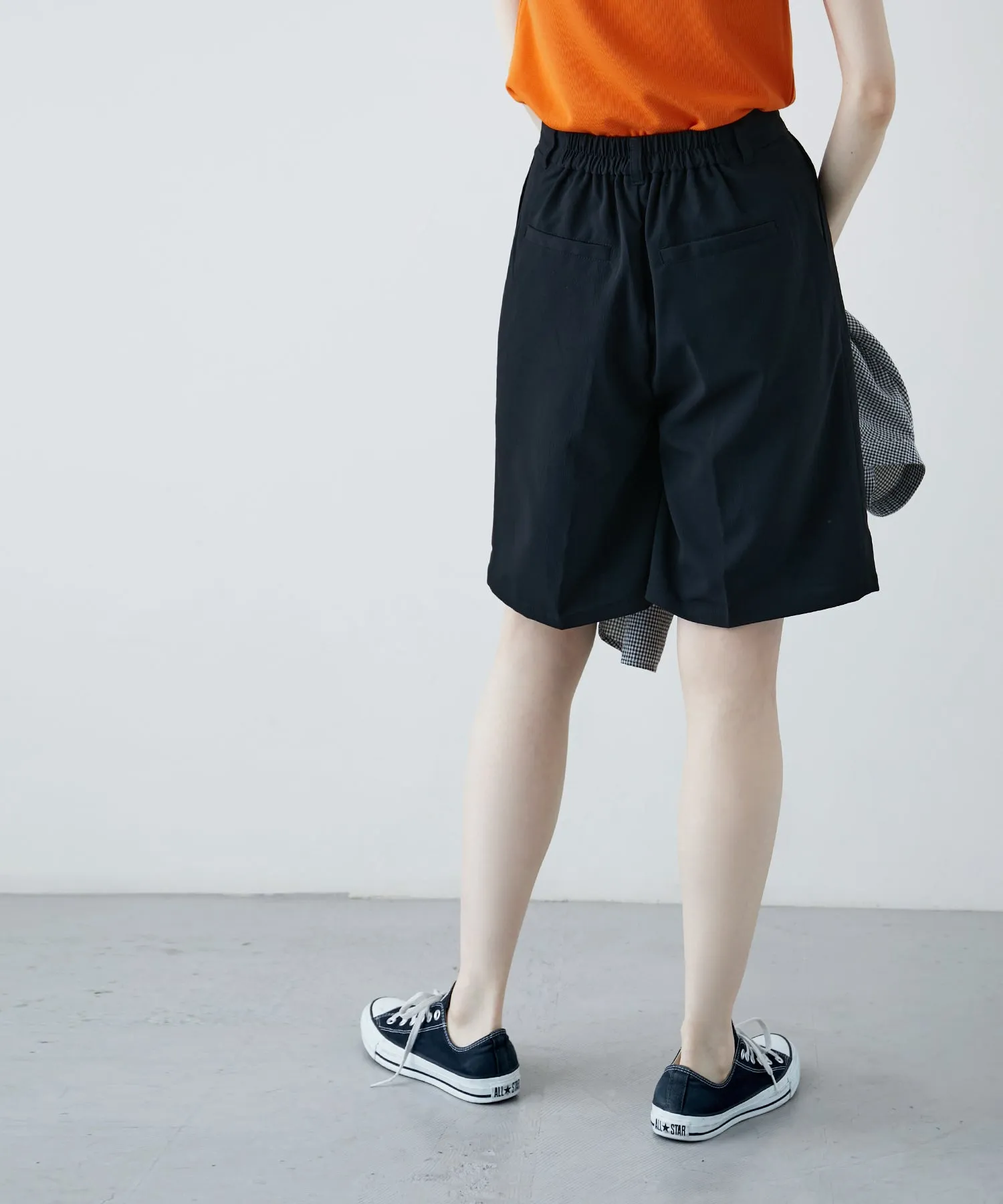 Crepe center press shorts