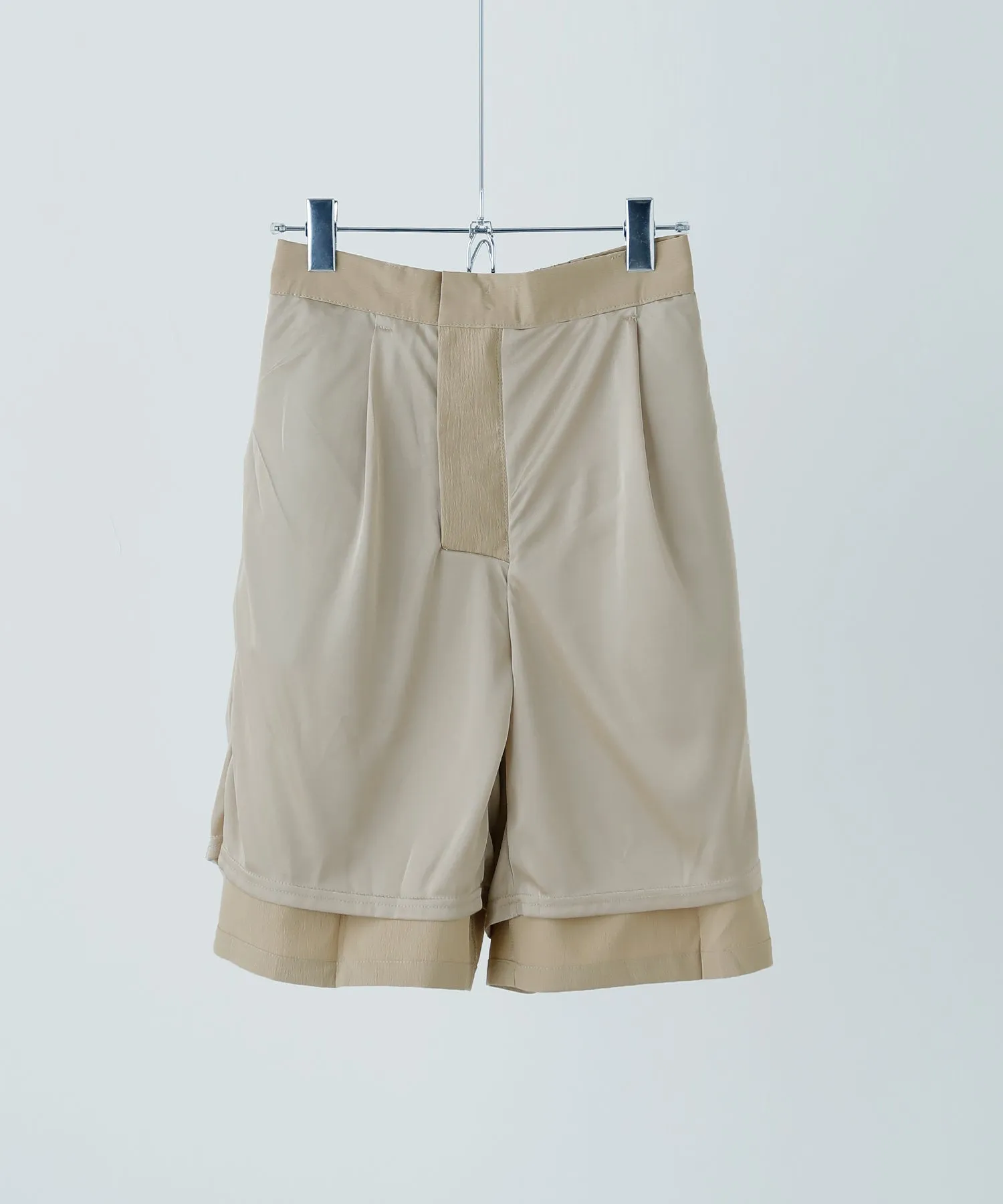 Crepe center press shorts