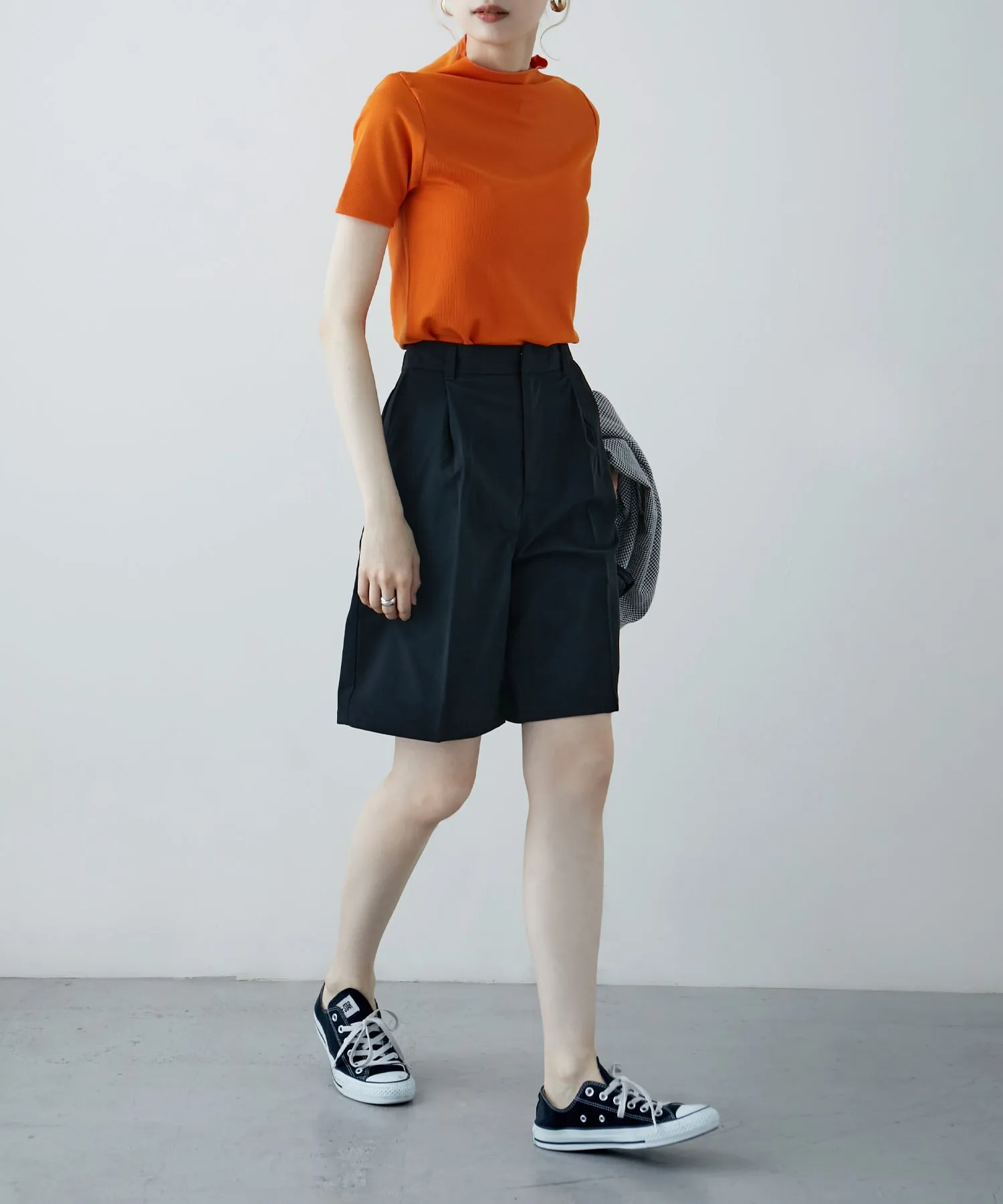 Crepe center press shorts
