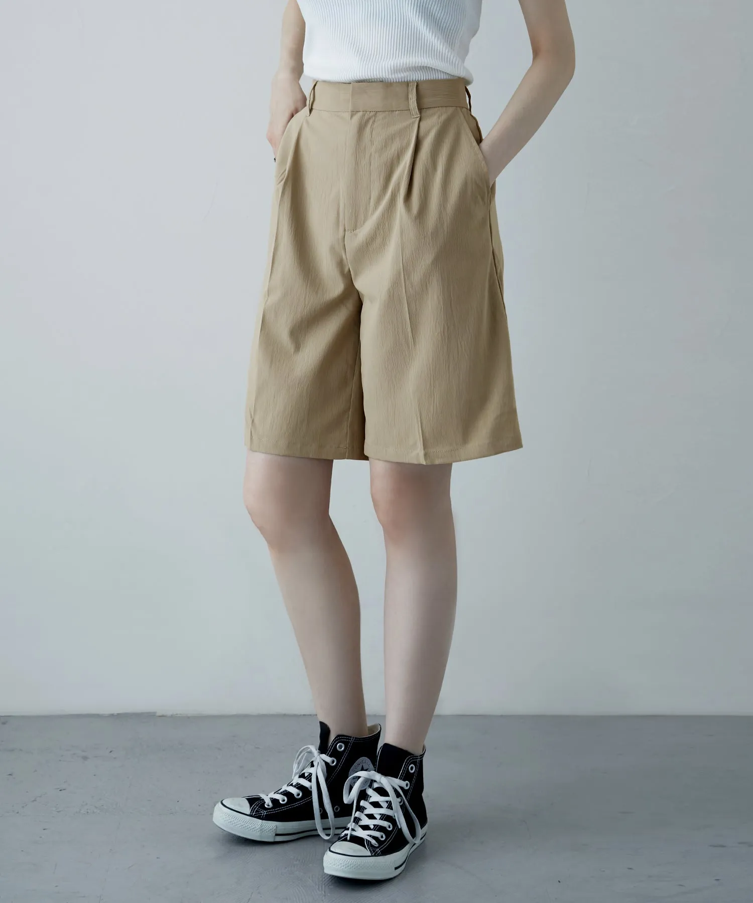 Crepe center press shorts