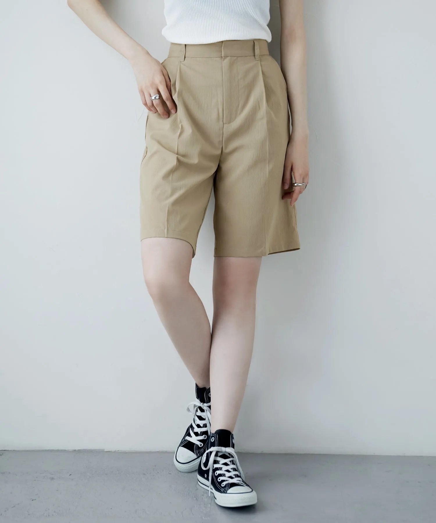 Crepe center press shorts