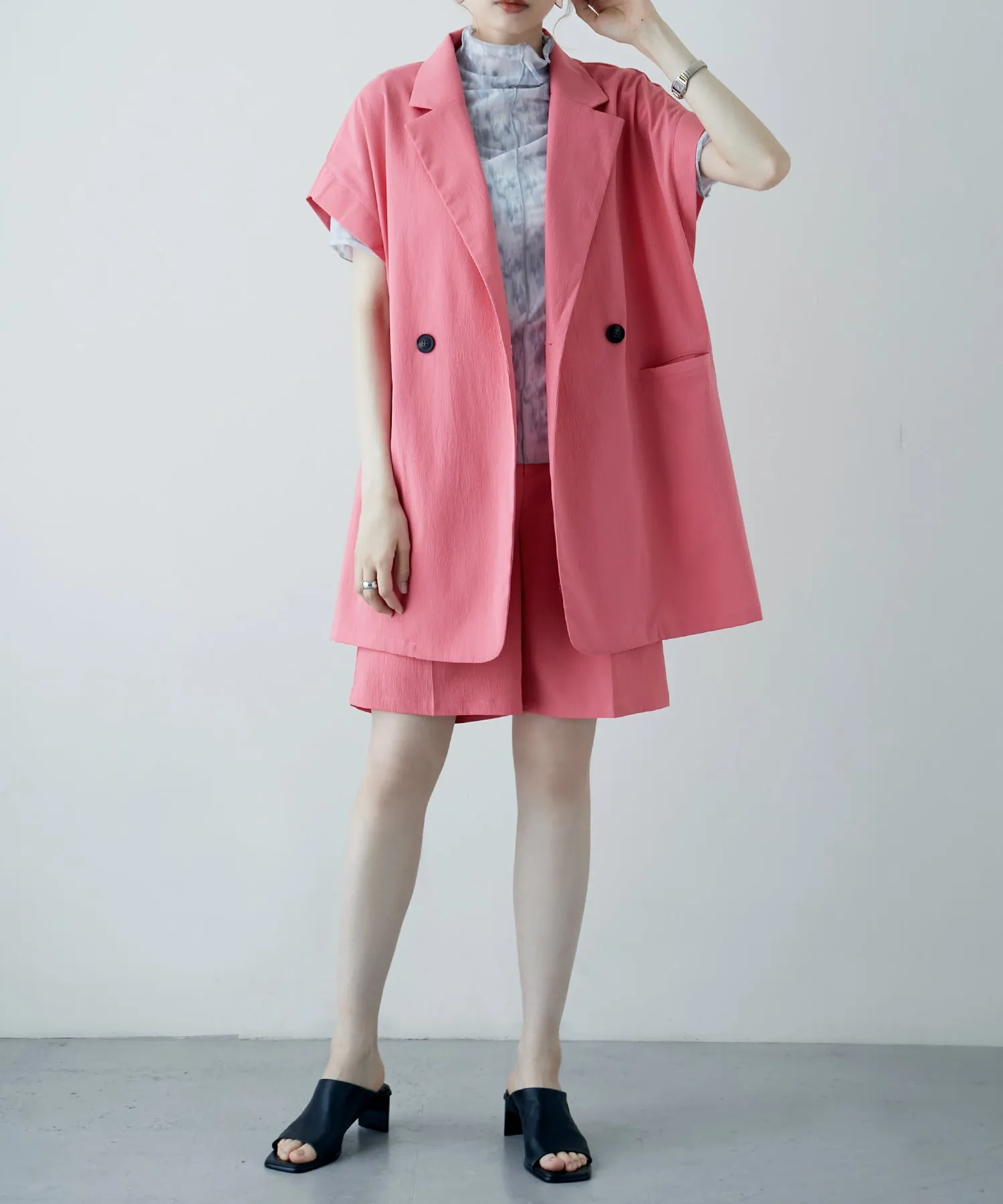 Crepe center press shorts