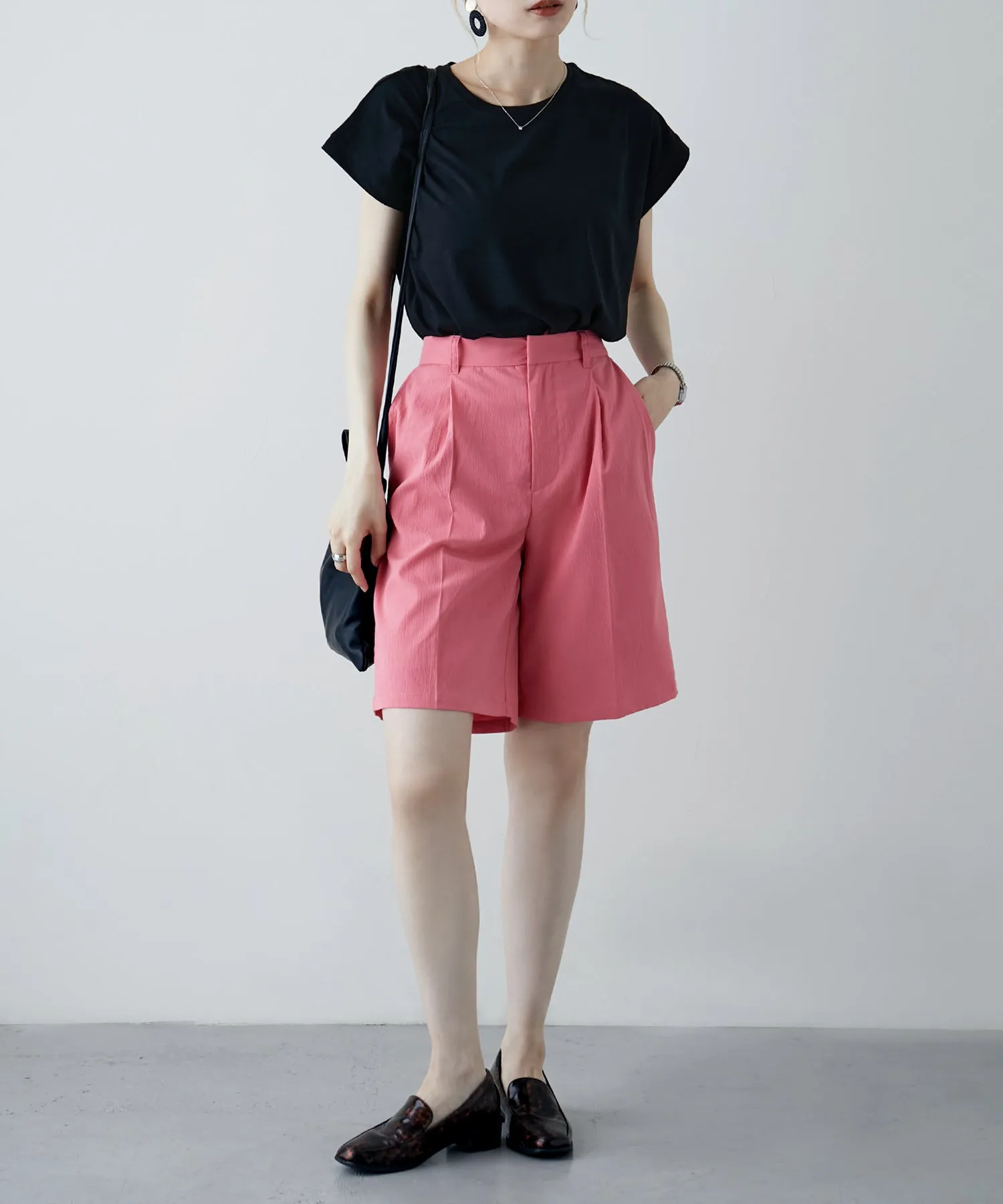 Crepe center press shorts