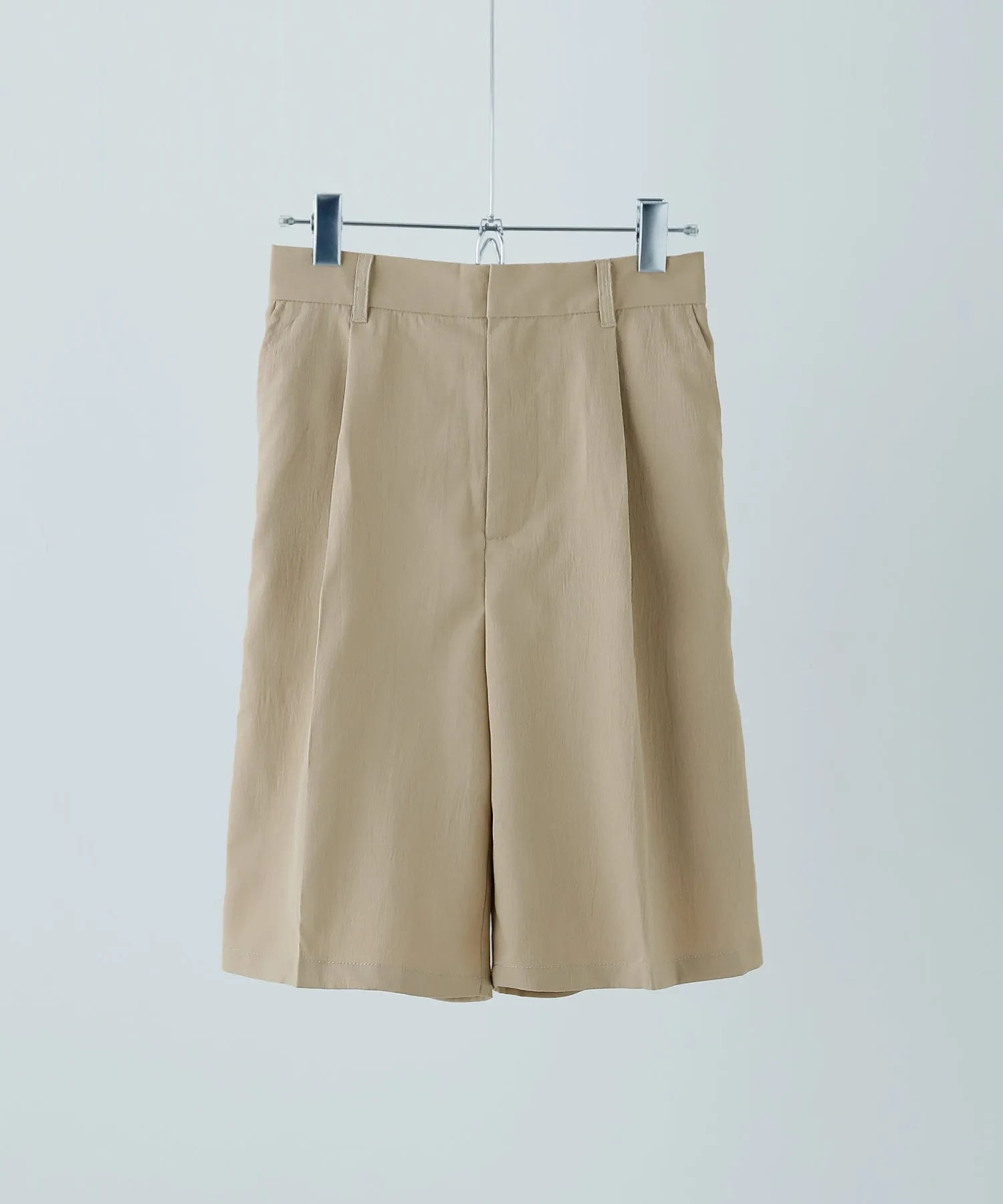 Crepe center press shorts