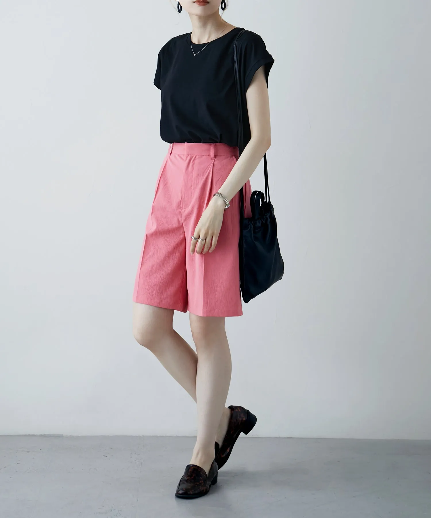 Crepe center press shorts