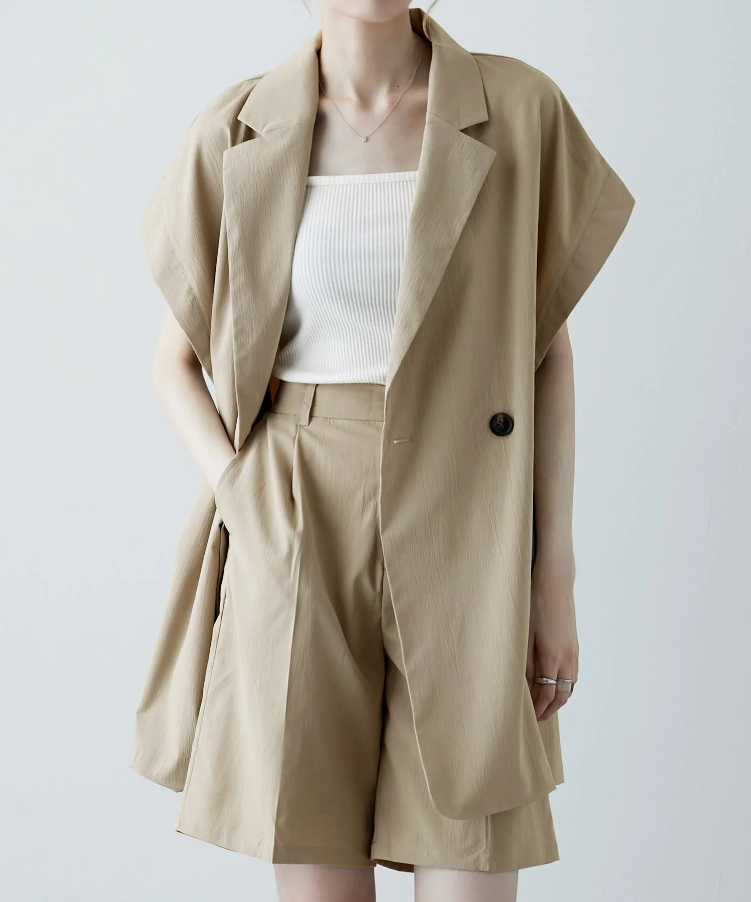 Crepe center press shorts